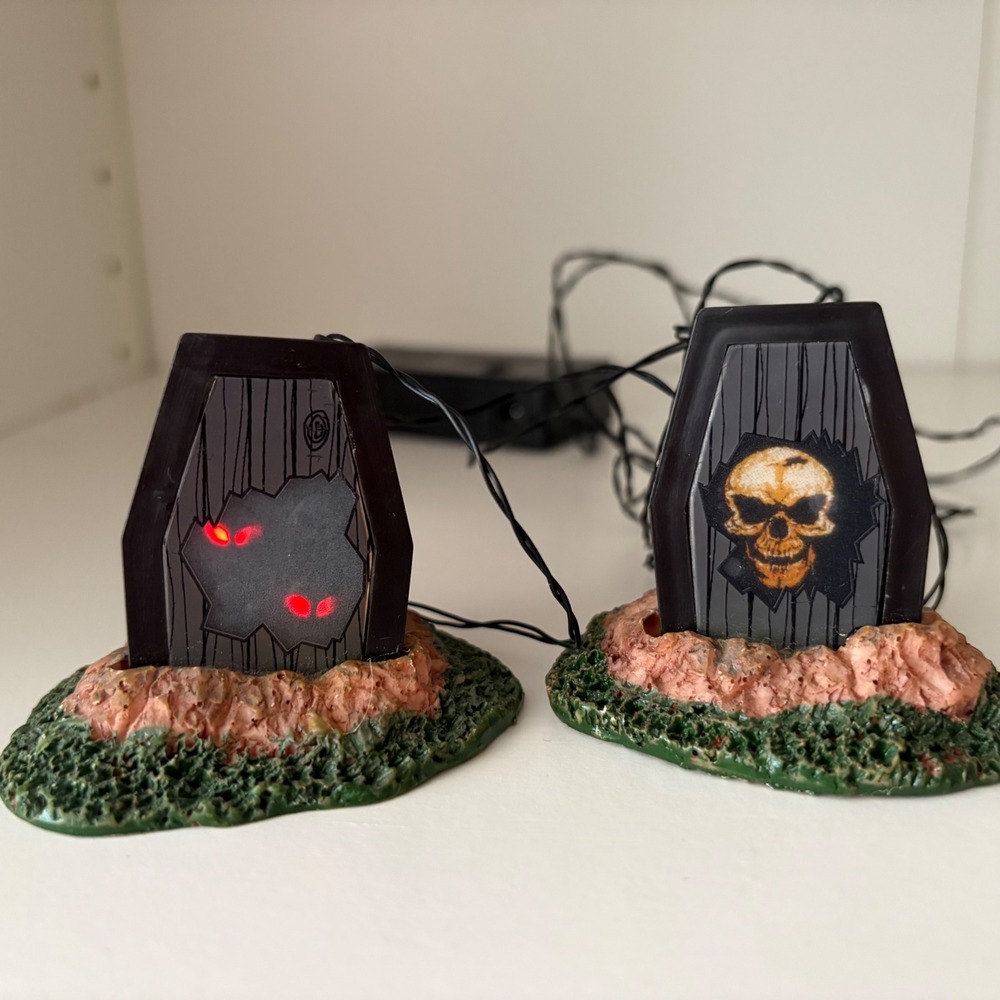 Lemax Spooky Town Halloween Village Coffin Graveyard Light Up Decor Set As Is